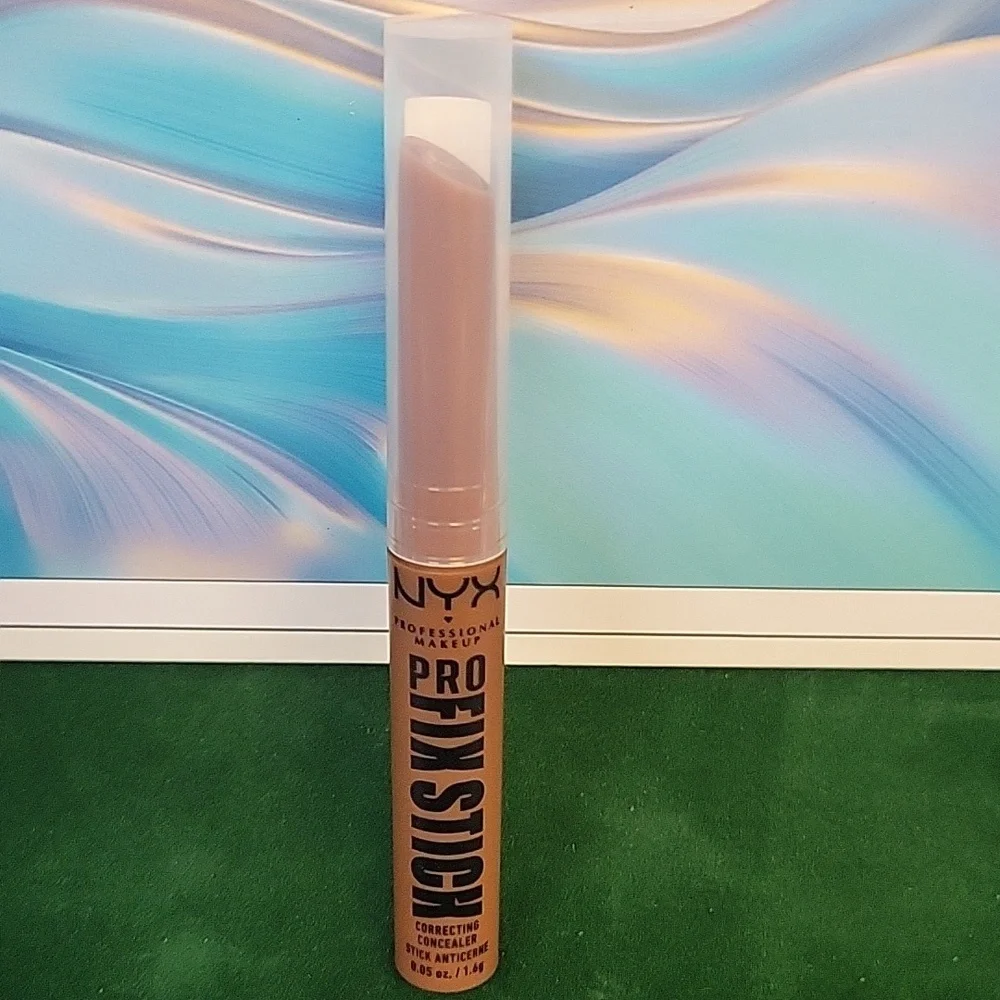 NYX Pro Fix Stick Correcting Concealer 1.6g New Sealed Tube CCS16 Walnut